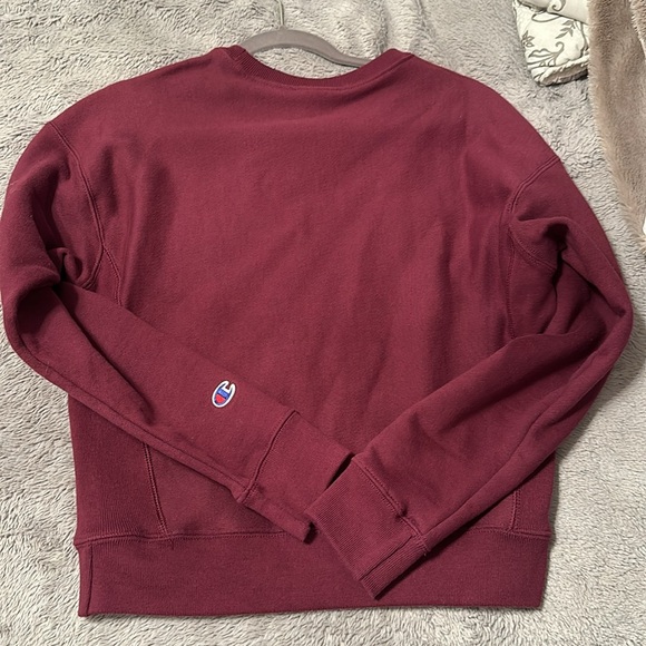 Champion sweater size Small - Picture 2 of 2